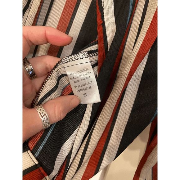 ☀️ Windsor Women Long Sleeve Tie Cropped Top Red Black & White Stripes Sz Small - Picture 3 of 5